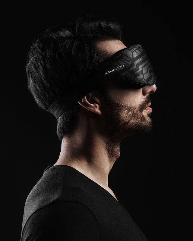 Neuroon can be adjusted to user&apos;s head to provide the highest comfort. (PRNewsFoto/Inteliclinic)